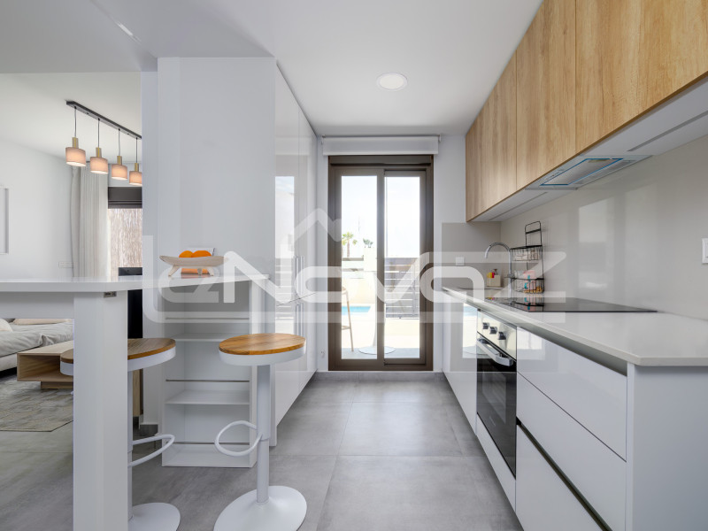 villa 3 bedrooms Villamartin. #711