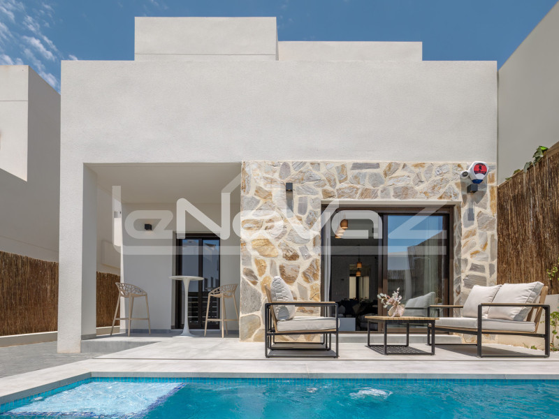 villa 3 bedrooms Villamartin. #711