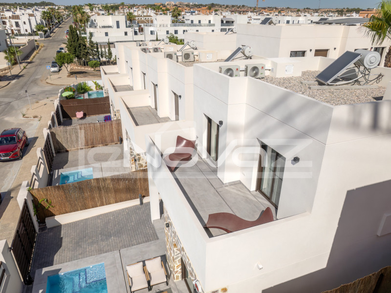 villa 3 bedrooms Villamartin. #711