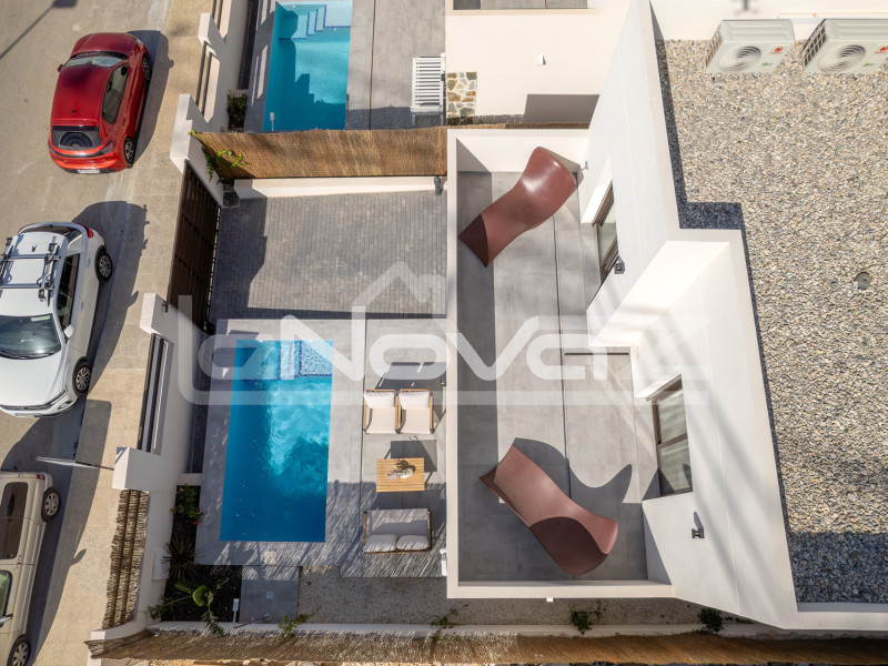 villa 3 bedrooms Villamartin. #711