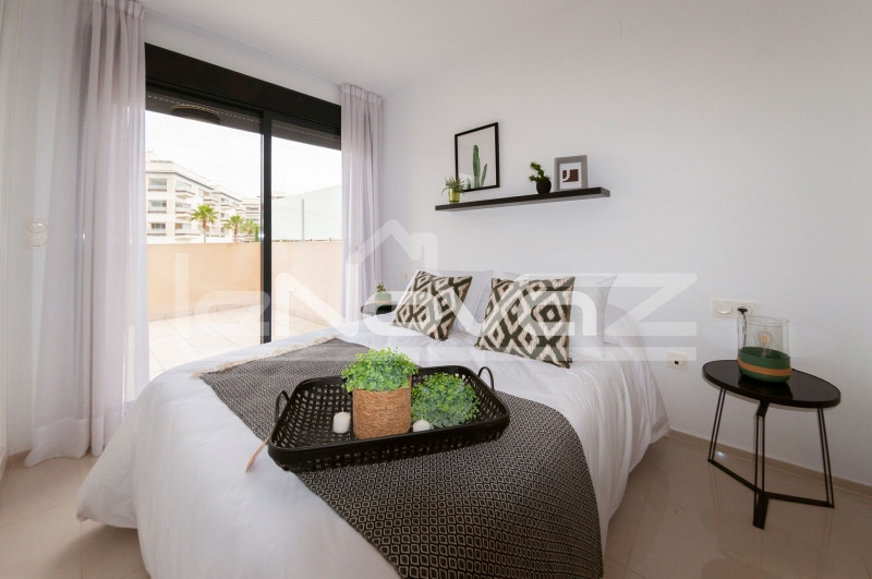 Новые апартаменты с 2 спальнями в роскошном жилом комплексе в Los Dolses. #738