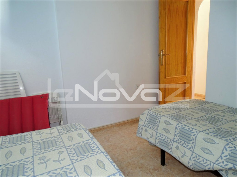 Пентхаус с 2 спальнями и просторной террасой в 300 м от пляжа в Torrevieja. #853