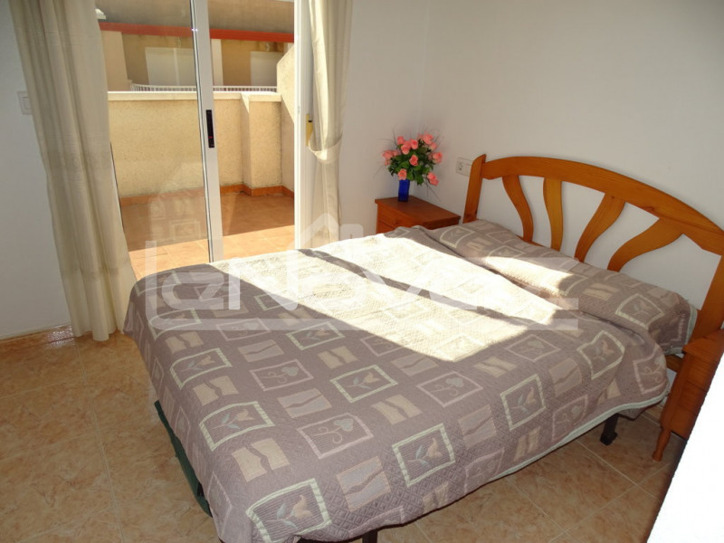 Пентхаус с 2 спальнями и просторной террасой в 300 м от пляжа в Torrevieja. #853
