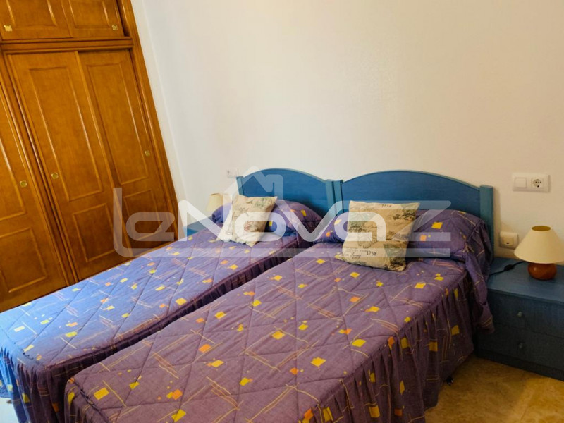 Современные апартаменты с 2 спальнями  и бассейном  с видом на парк Наций в Torrevieja.. #933