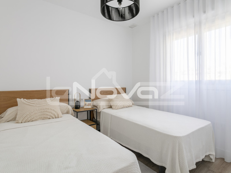 Апартаменты с двумя спальнями в Alicante. #952