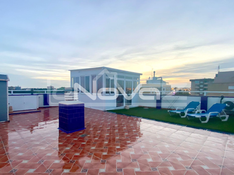 Stunning 3 bedroom penthouse with solarium and sea views.. #954
