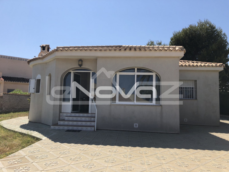 villa 3 bedrooms La Zenia. #956
