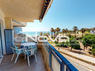 Lovely 3 bedroom sea view apartment on the first line of the best beach in Mil Palmeras.