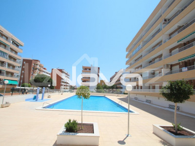 Apartment with 2 bedrooms, 2 bathrooms, terrace and underground parking 200 m from the beach in Punta Prima.