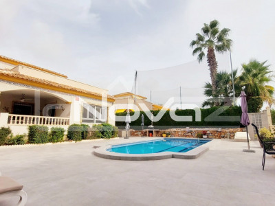 Stunning 3 bedroom villa with large plot, private pool with incredible views of the golf course in Las Ramblas.