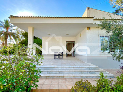 4 bedroom villa with private plot for long term rental in Cabo Roig