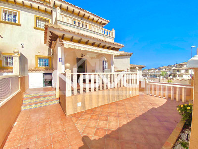 House with 3 bedrooms and 2 bathrooms in Lomas de Cabo Roig