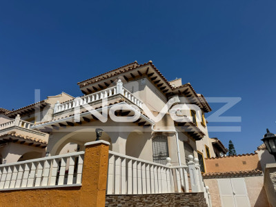 3-поверховий бунгало з 3 спальнями в Ломас-де-Кабо-Ройг