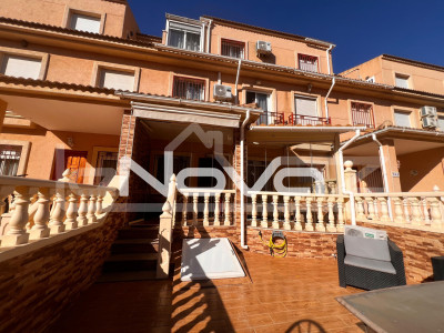 Magnifique maison de ville entièrement rénovée au cœur de Playa Flamenca
